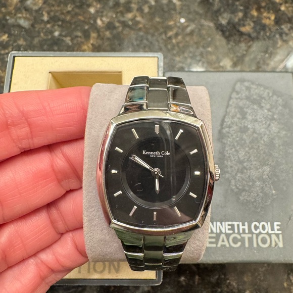 Kenneth Cole Watch Silver/Black - Picture 1 of 2